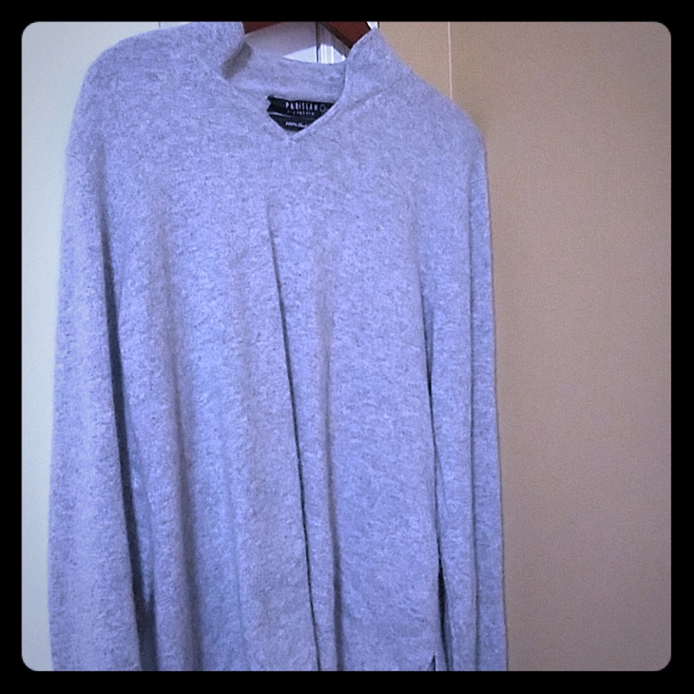 Cashmere grey sweater v neck